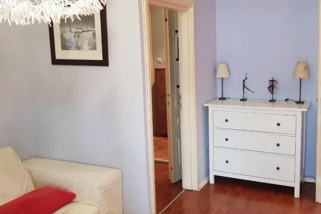 Lavender J.M. Apartment Pula Bagian luar foto