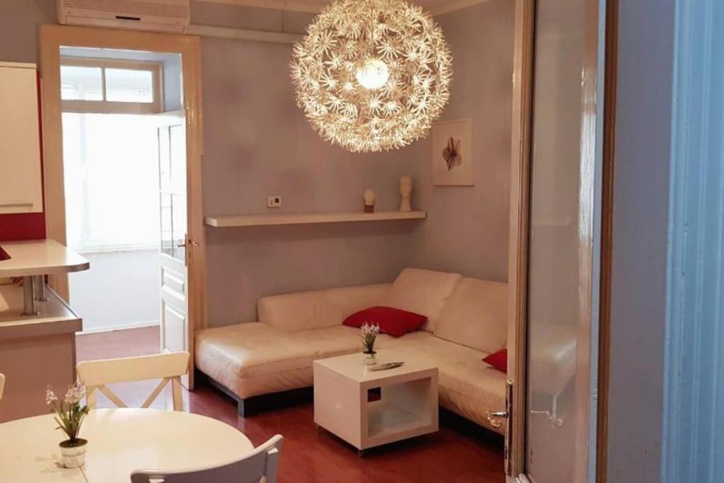 Lavender J.M. Apartment Pula Bagian luar foto